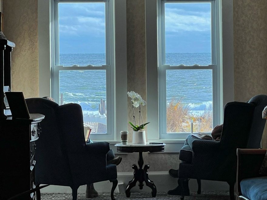 Addy Sea Historic Oceanfront Inn