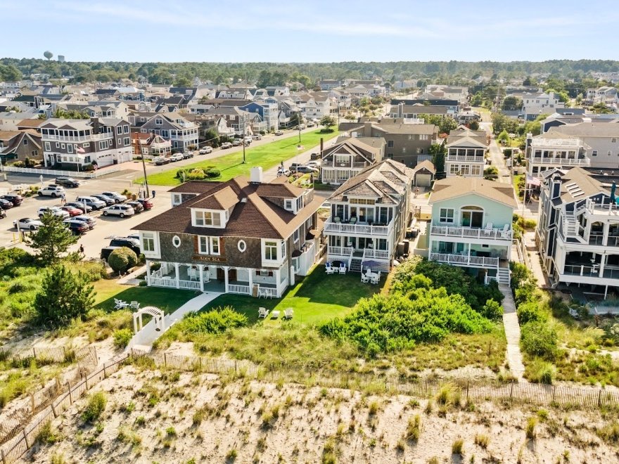 Addy Sea Historic Oceanfront Inn