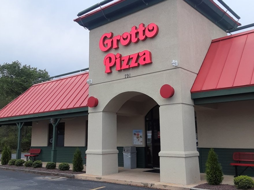 Grotto Pizza