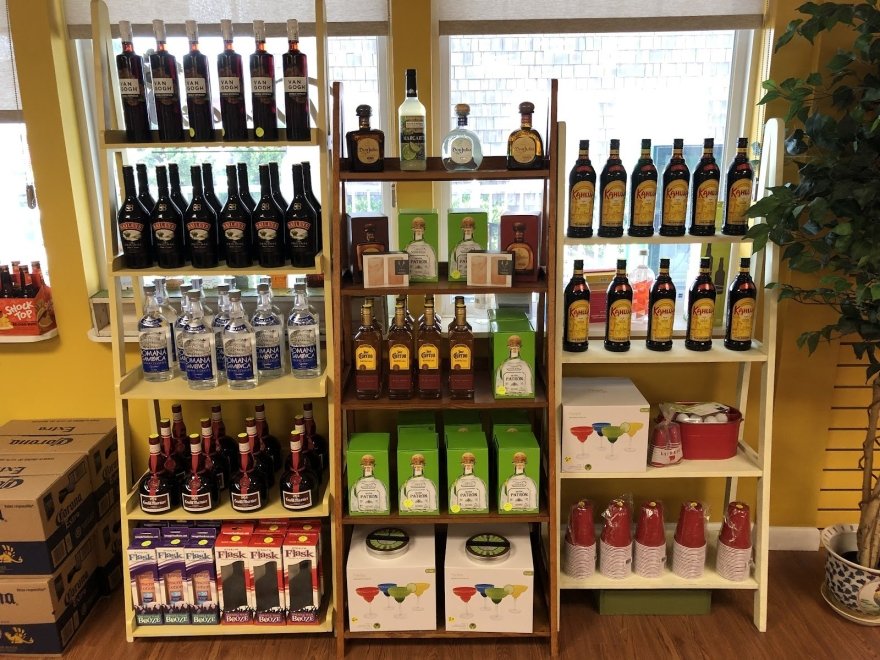 Dana's Pantry & Package store