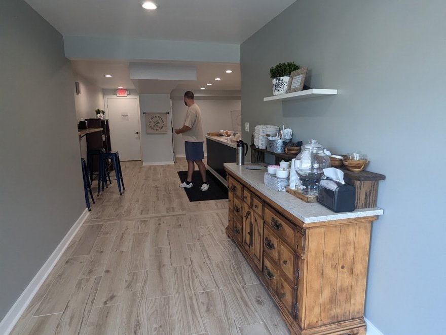 Clove & Cedar Coffeebar